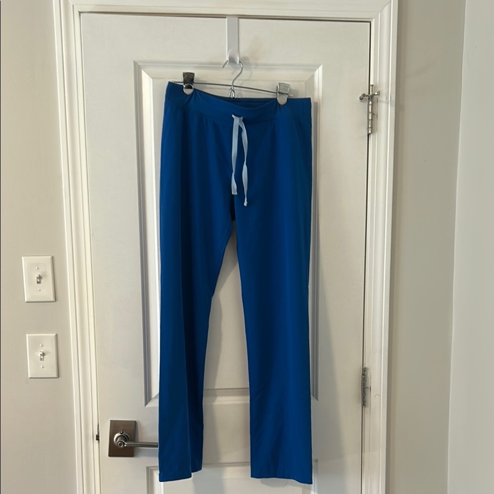 Women’s Figs Scrub Pants